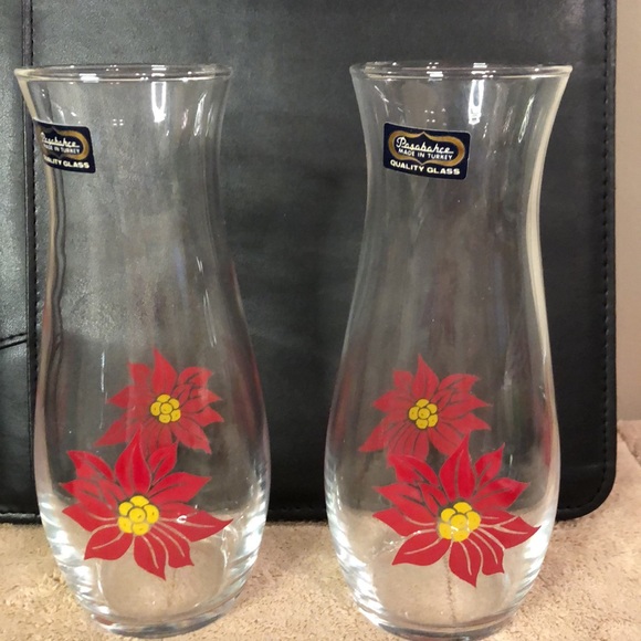 PASABAHCE poinsettia vases - Picture 1 of 6